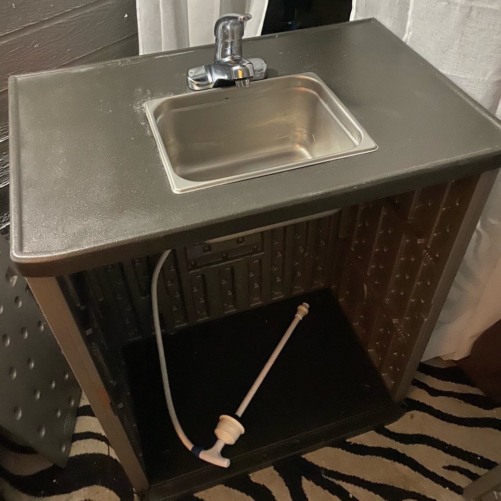 Portable sink - Picture 3 of 4
